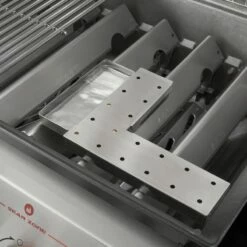 Genesis SE-EPX-335 -Weber Soldes Magasin E325S Smoke Box 9MM Closed 1800x1800