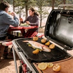 Barbecue à Gaz Weber Traveler -Weber Soldes Magasin Traveler Lifestyle Camping 1 rgb 1800x1800